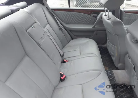 1998 Mercedes-Benz E 430 z USA, uszkodzony, nr VIN WDBJF70F4WA696539